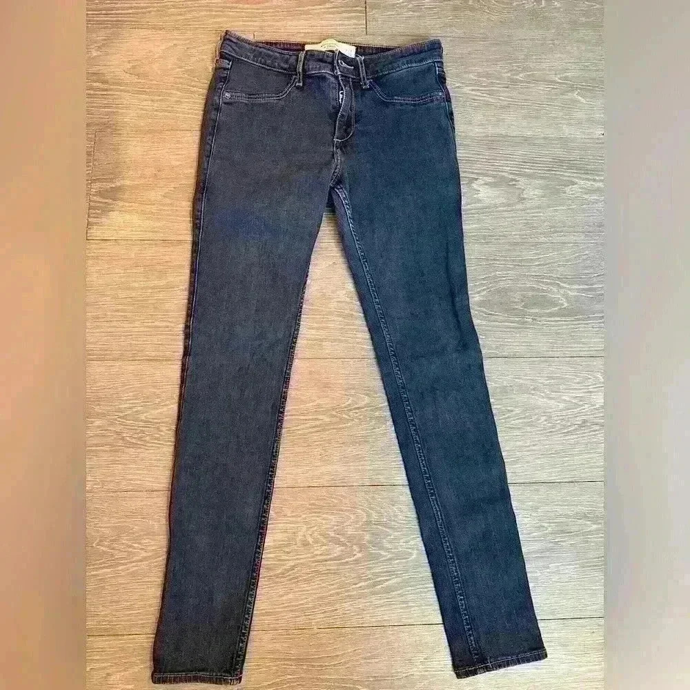 Vintage Abercrombie mid-rise Jeans 6R 28x29
Blue Straight Stretch Denim Pockets